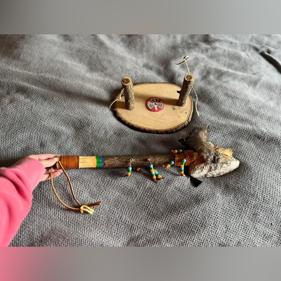 Authentic Handcrafted Tomahawk - Picture 2 of 2